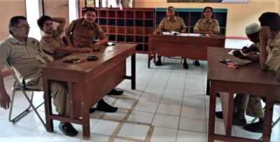 RAPAT INTERN PEMDES SINGOSARI